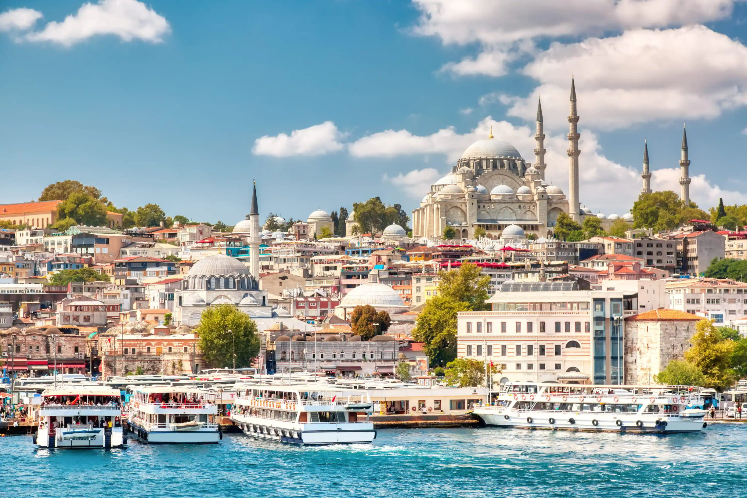 Стамбул, ранее известный как Византия, затем как Константинополь